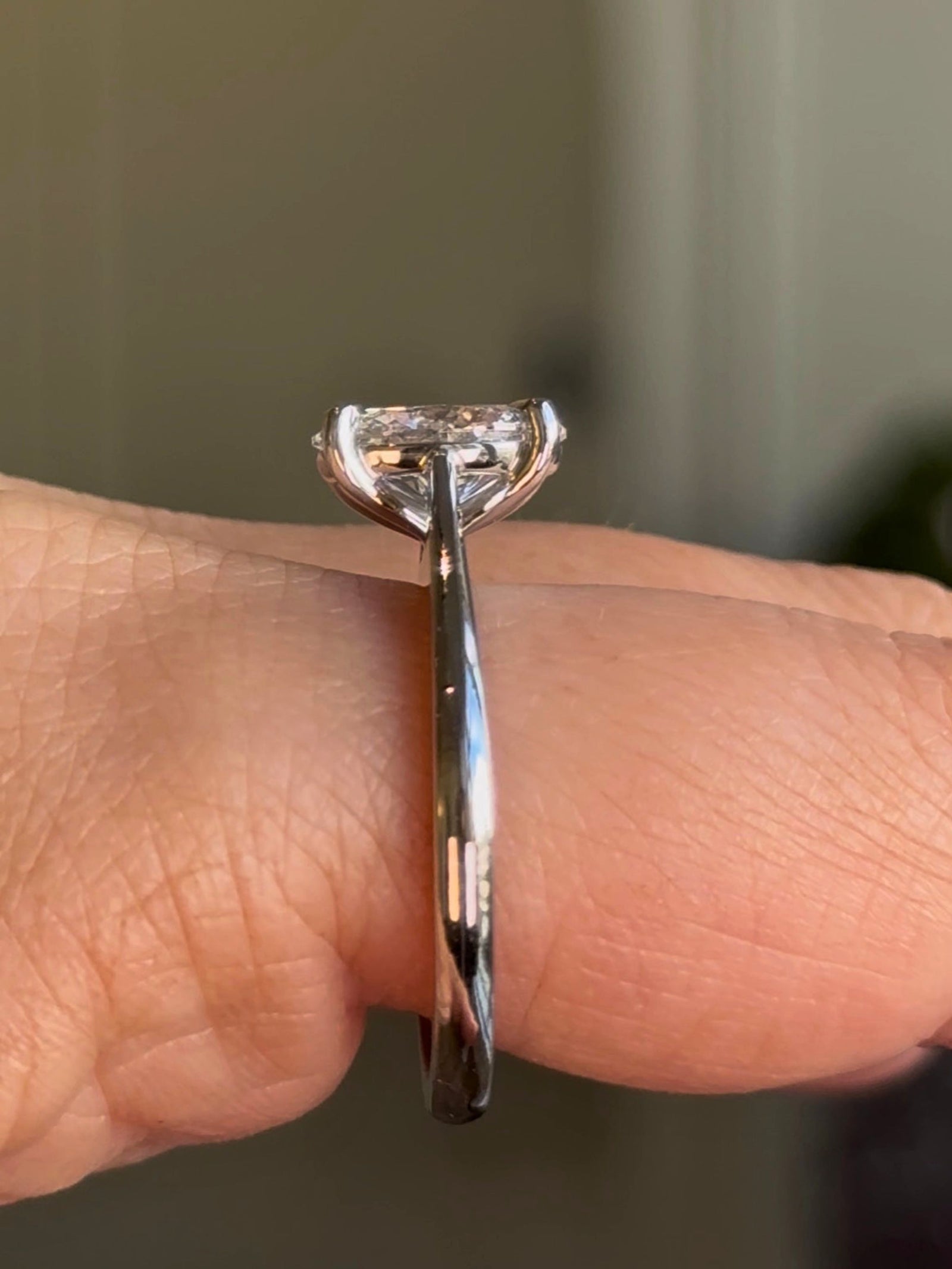 Oval Diamond Solitaire