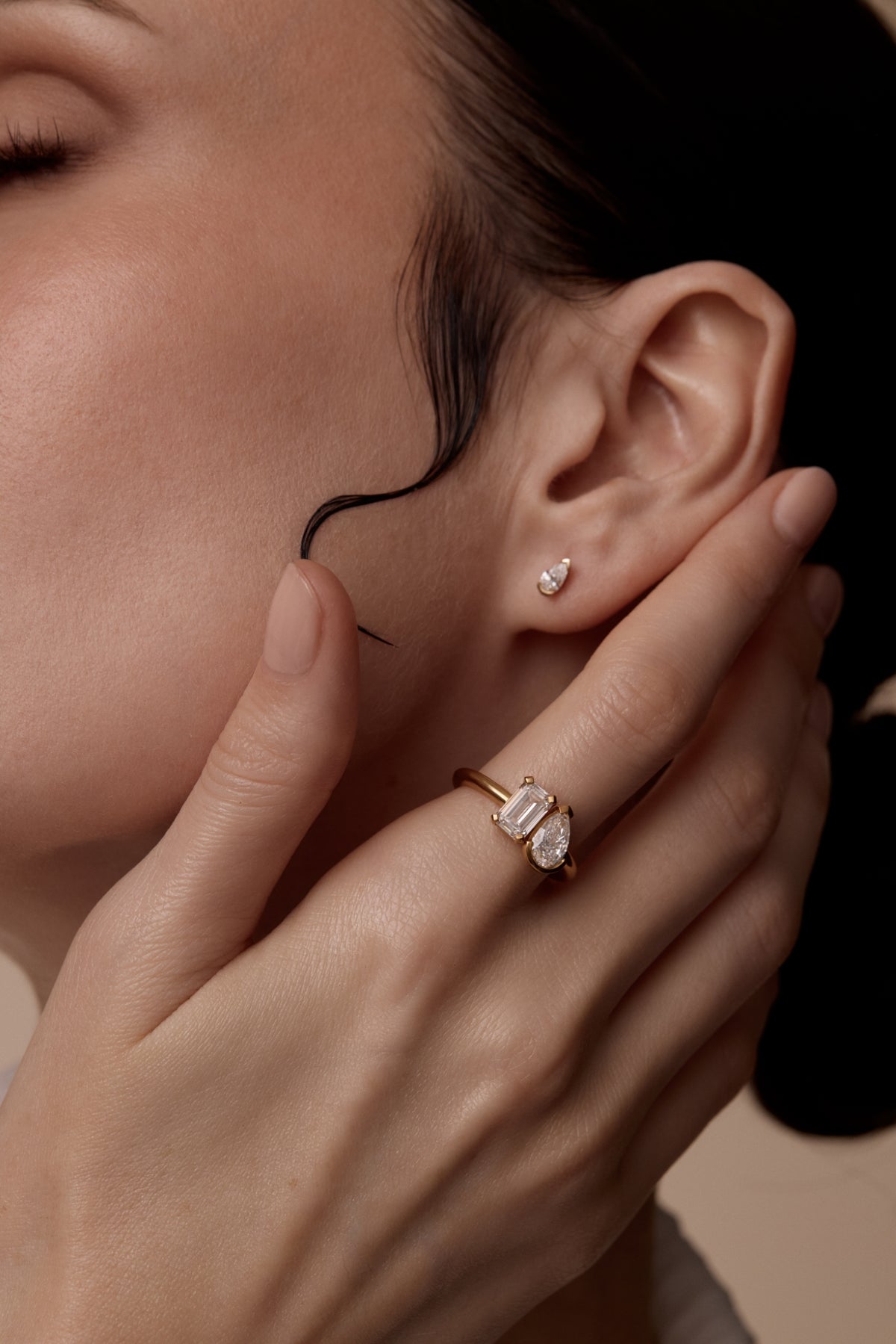 Semi Bezel Pear Diamond Studs