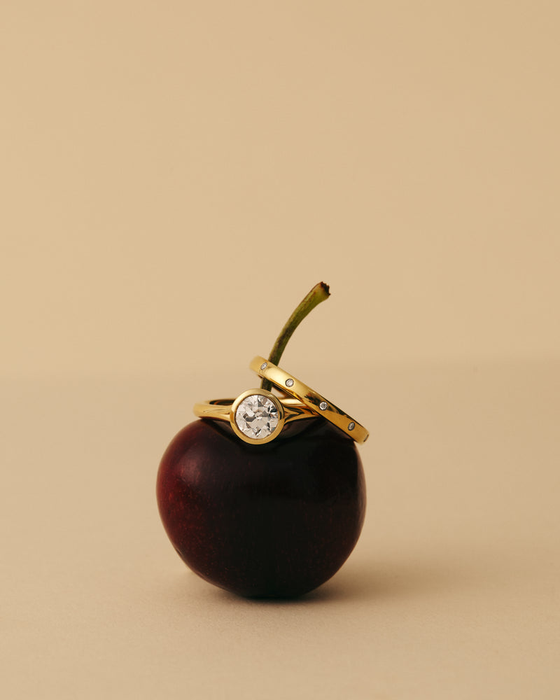 Ava Flush Set Ring